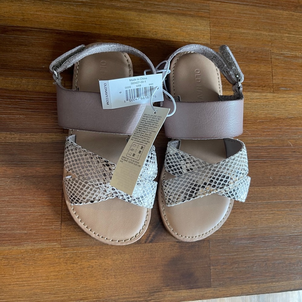 NEW Old Navy Sandals (size 9)